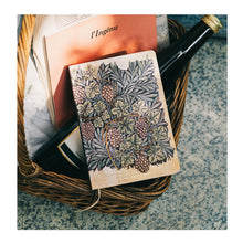 Hobonichi Techo HON 2027, A6, V&A Series: Vine