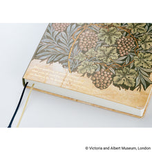 Hobonichi Techo HON 2027, A6, V&A Series: Vine