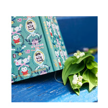 Hobonichi Techo Weeks 2027 English - Yumi Kitagishi: White Cat Wallpaper