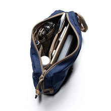 Lochby Large Venture Pouch, Navy